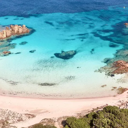 Апарт-отель Isa-residence In With Air Conditioning And Private Outdoor Area